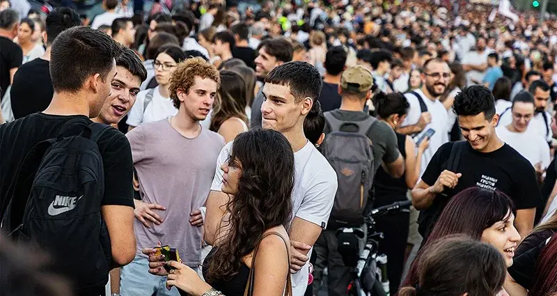 Mladí u Srbiji 2024: Zemlja koja odustaje od svoje budućnosti